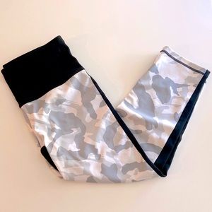 GapFit capri leggings